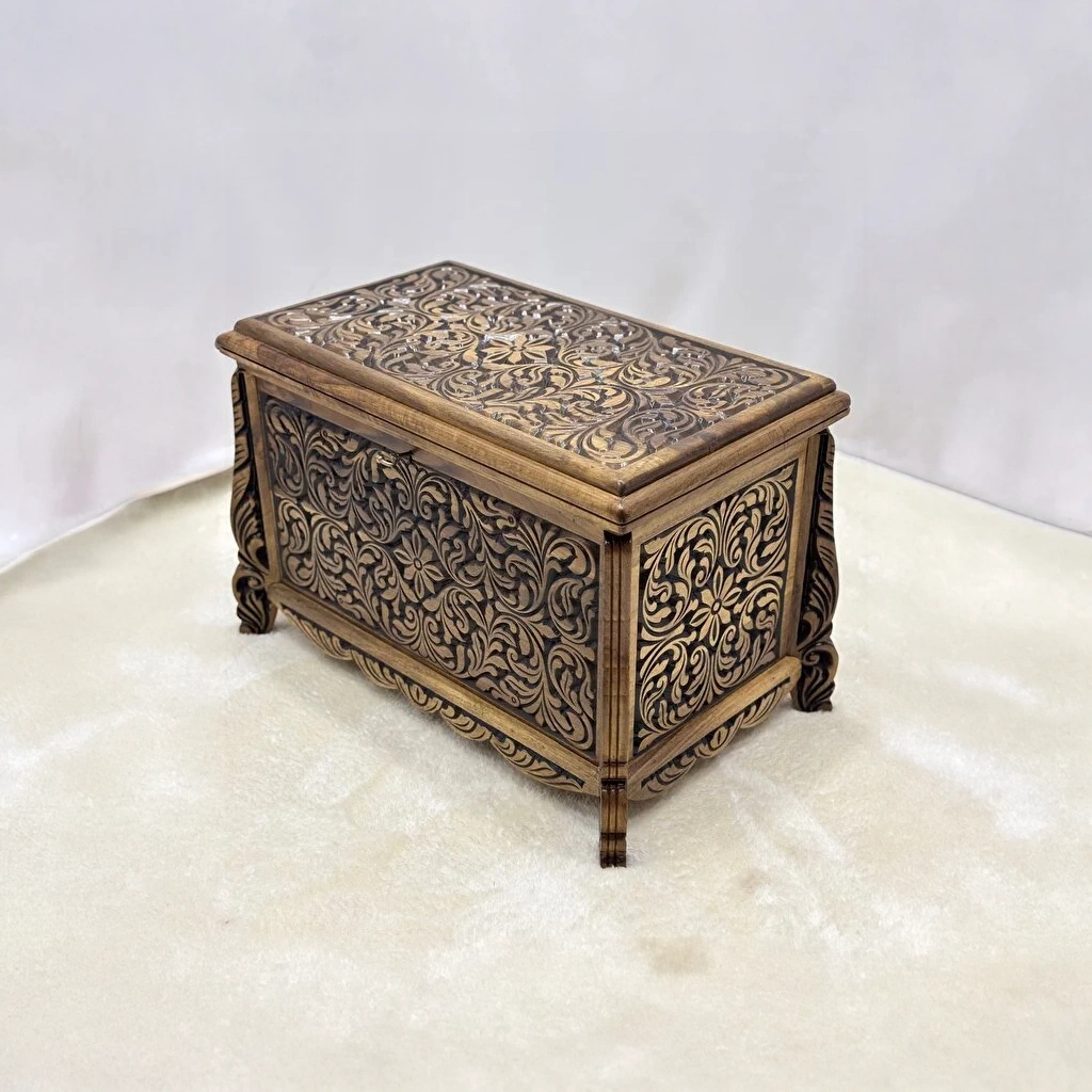 Maraş El Oyma Ceviz Ahşap Çeyiz Sandığı – 68x40x48 cm Orta Boy Sandık - Görsel 4