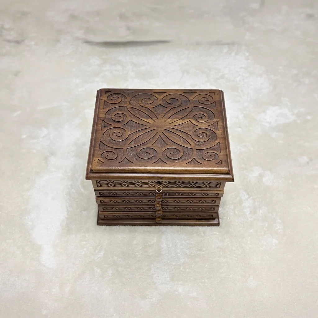 El Oyma Ceviz Ahşap Saatlik ve 4 Çekmeceli Tespih Kutusu - Görsel 8